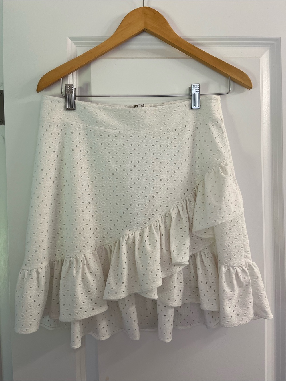 Women's White Eyelet Ruffle Skirt